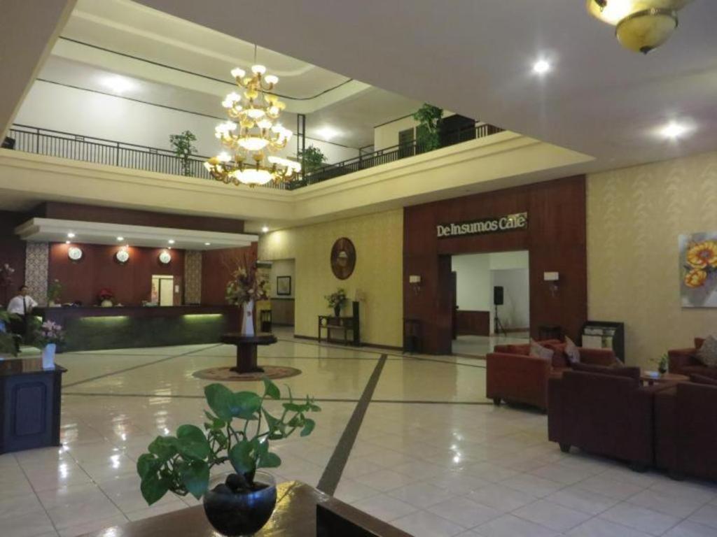 Insumo Palace Hotels & Resorts Kediri  Zewnętrze zdjęcie