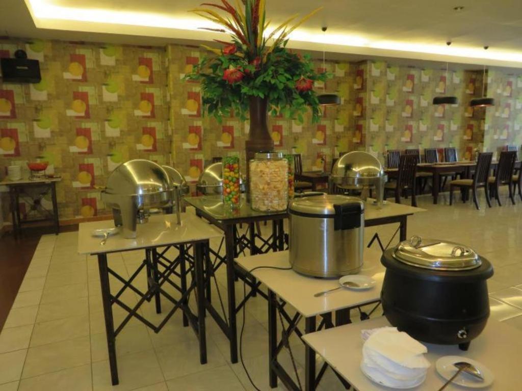 Insumo Palace Hotels & Resorts Kediri  Zewnętrze zdjęcie