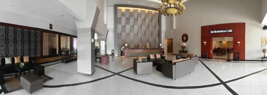 Insumo Palace Hotels & Resorts Kediri  Zewnętrze zdjęcie