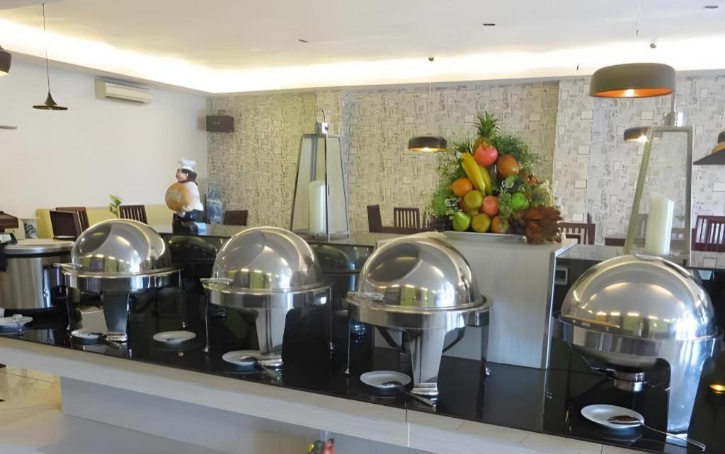 Insumo Palace Hotels & Resorts Kediri  Zewnętrze zdjęcie