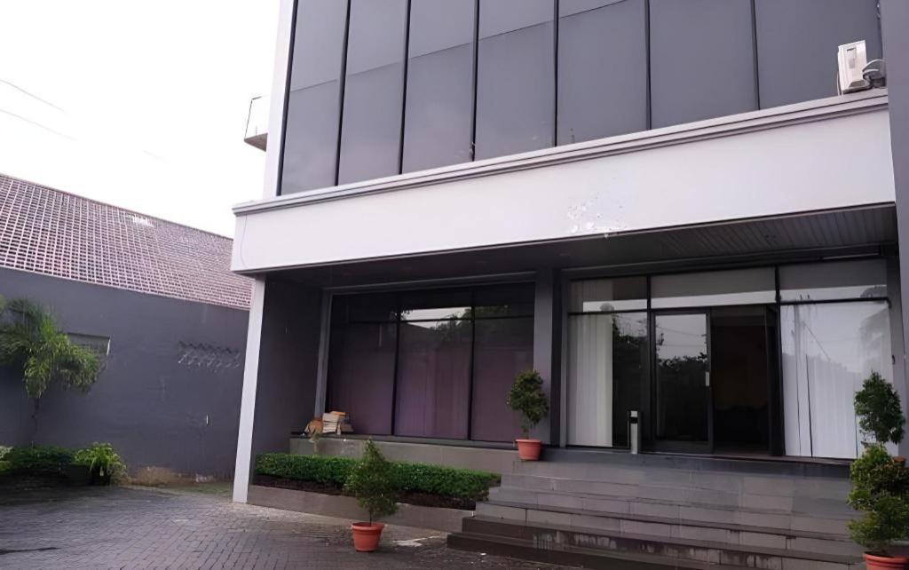 Insumo Palace Hotels & Resorts Kediri  Zewnętrze zdjęcie